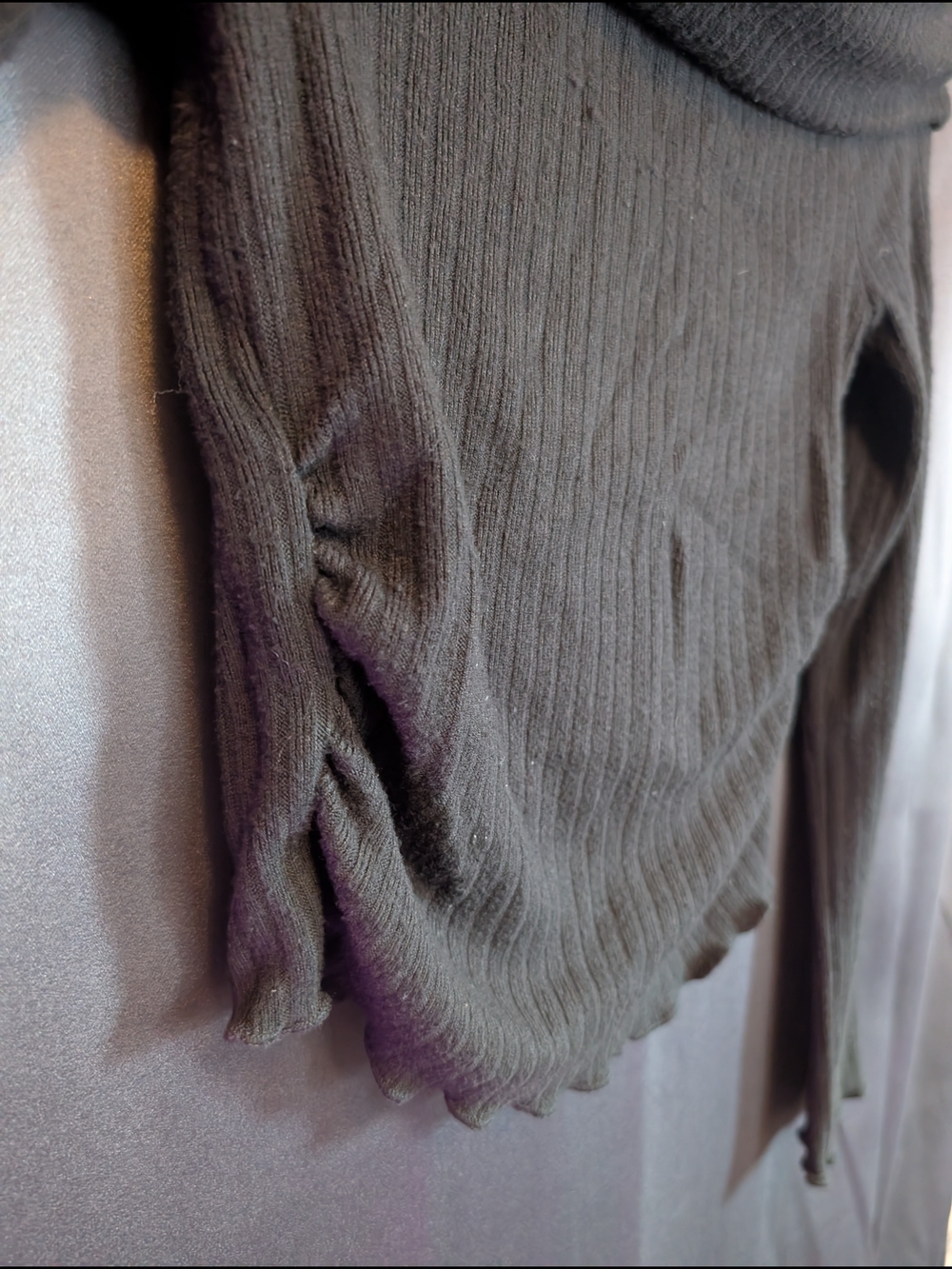 Ardene Black Off-the-Shoulder Ribbed Sweater Flared Scallop Sleeves - Picture 5 of 10